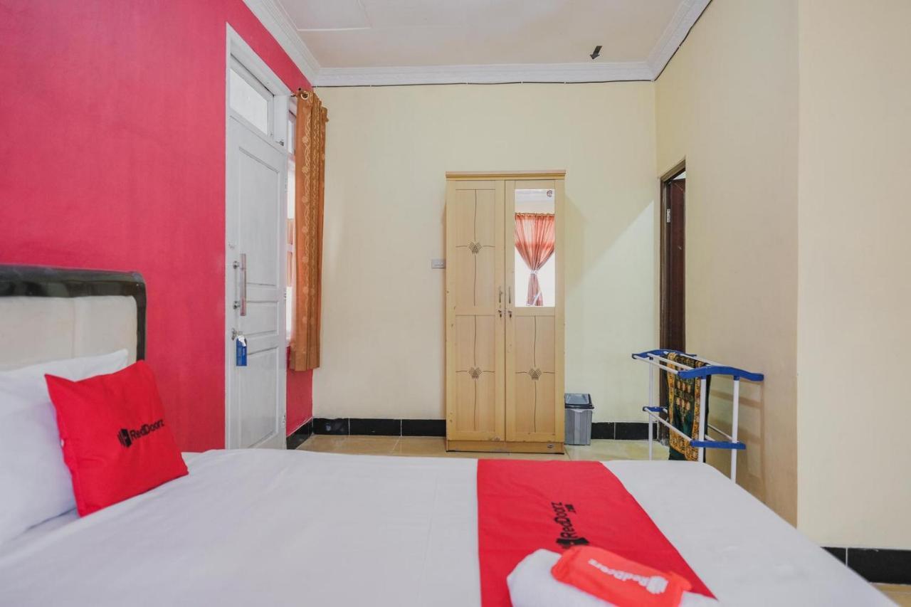 Reddoorz Syariah Near Kebun Raya Liwa Hotel Negarabatin Exterior foto